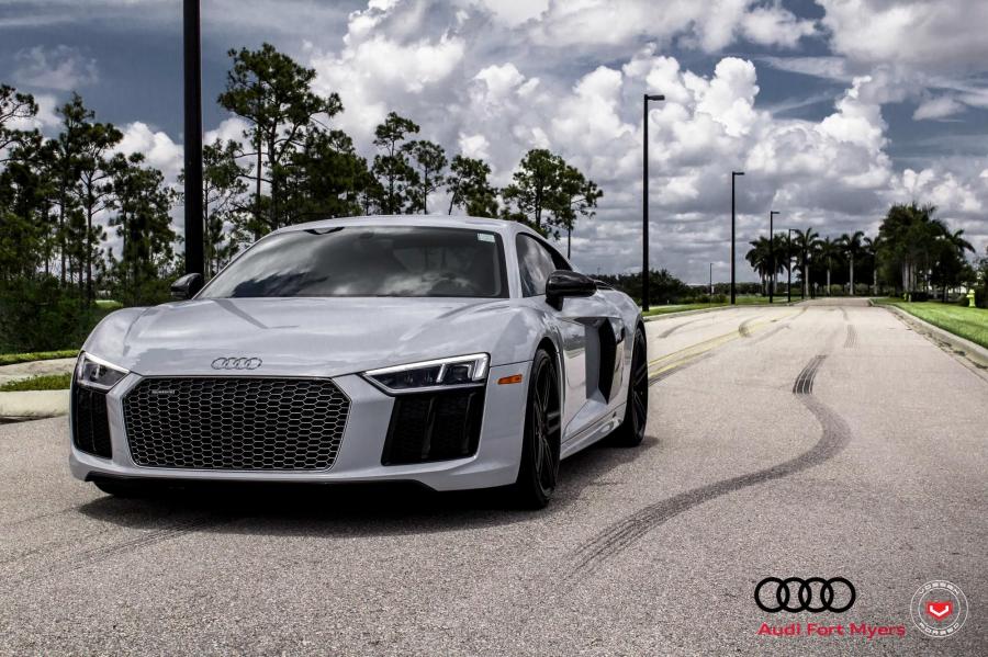  Audi R8 V10 on Vossen Wheels (HC-1) 2017 года  (фото 8 из 20)